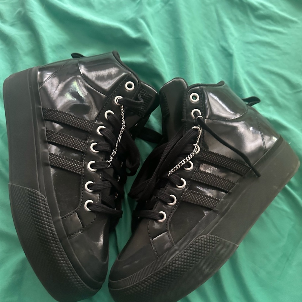 Adidas Black Sneakers Classic Design